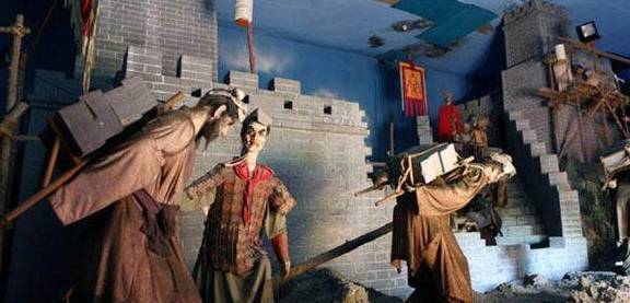 秦始皇修建的长城换算成人民币是多少钱<strong></p>
<p>美币换算</strong>？说出来吓死你