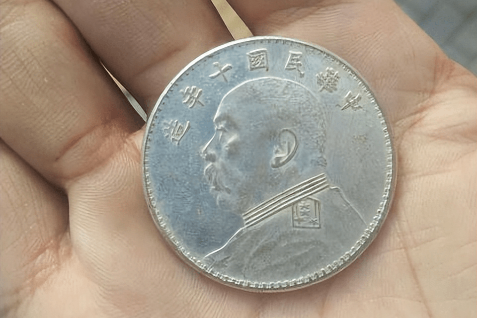 在民国时期<strong></p>
<p>民国法币购买力</strong>，家里有10000大洋属于什么水平？