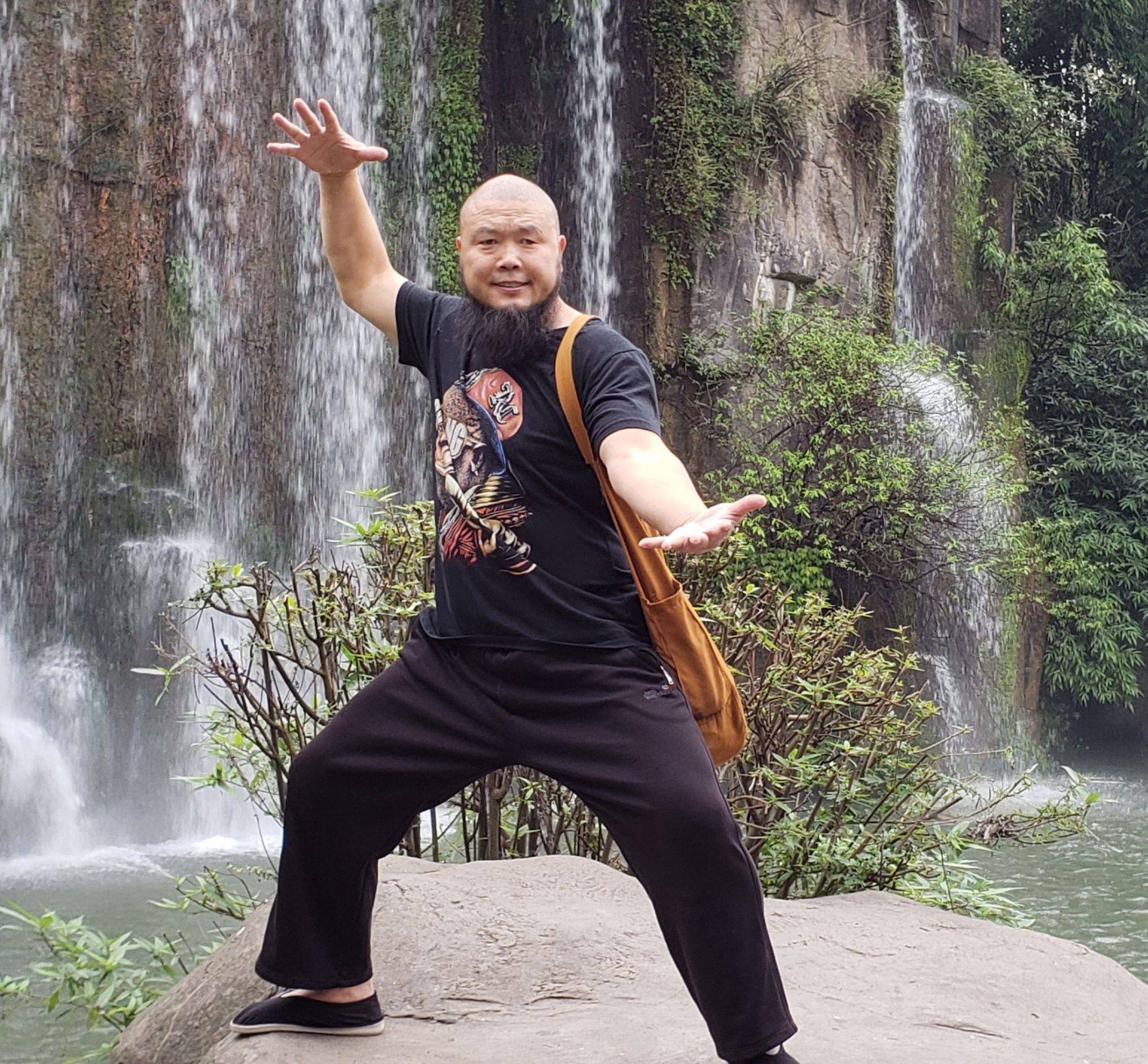 雷公太极霸气回怼传武界：劣币驱逐良币？谁是良币<strong></p>
<p>曰币站</strong>，站出来看看