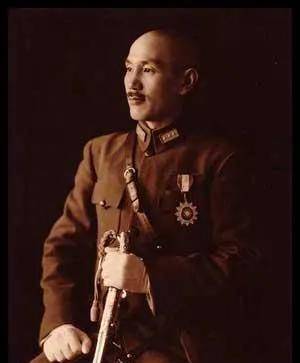 八路军115师参谋长周昆失踪案：未必携款潜逃<strong></p>
<p>三万法币</strong>，也许被人暗害