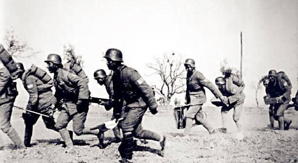 渡江战役歼敌43万<strong></p>
<p>三万法币</strong>，伤亡不到5万，打这座城歼敌13万，伤亡超过4万