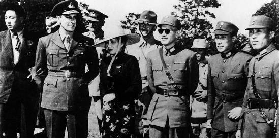 辽沈战役期间<strong></p>
<p>三万法币</strong>，总理亲自写信劝他投降，他没有答应，结局如何？