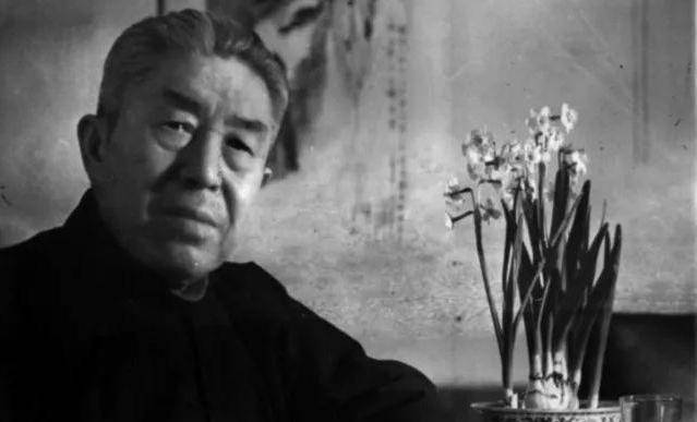辽沈战役期间<strong></p>
<p>三万法币</strong>，总理亲自写信劝他投降，他没有答应，结局如何？