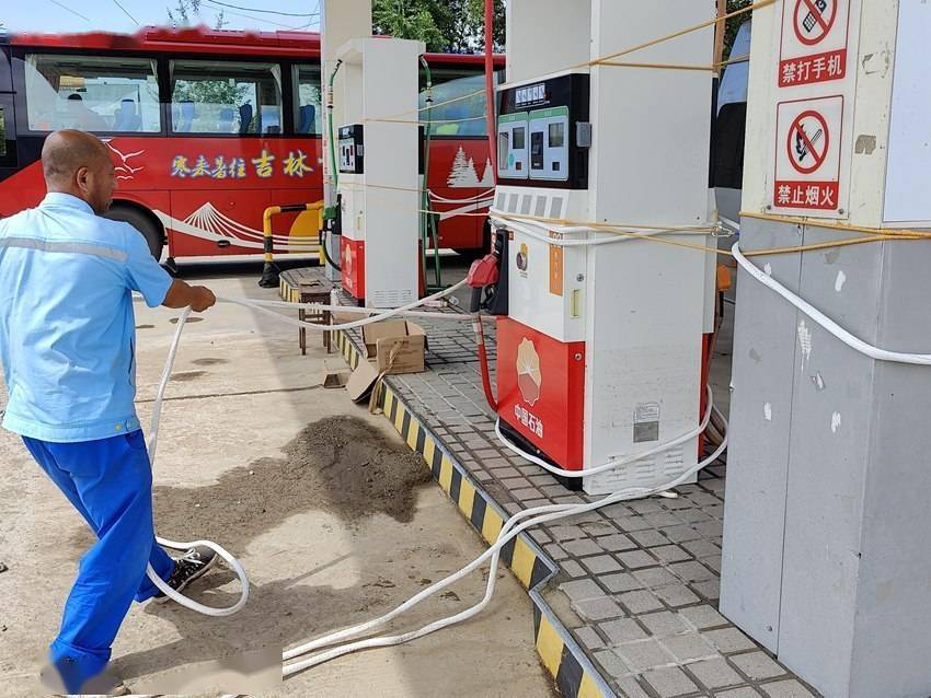 中国石油吉林销售公司:“救援队伍走到哪里<strong></p>
<p>中国石油股票行情</strong>,中国石油就保障到哪里”