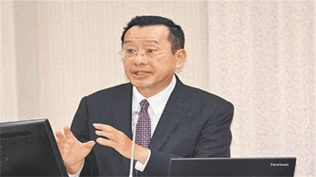 解放军一亮剑<strong></p>
<p>股票与基金</strong>，台湾保护伞一个接一个离开，美国也忙着撇清关系