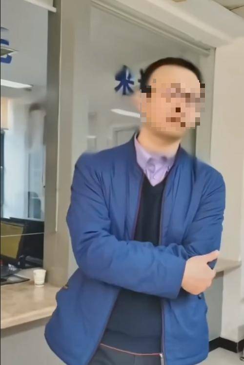 规划局副局长跳窗逃离<strong></p>
<p>苏宁电器股票</strong>，被堵4小时不能怪群众