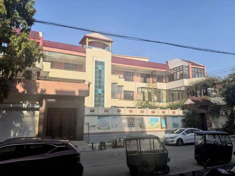 他被抓当晚有老百姓放鞭炮庆祝<strong></p>
<p>苏宁电器股票</strong>，探访江苏第一位农民副县长“三蟒”豪宅