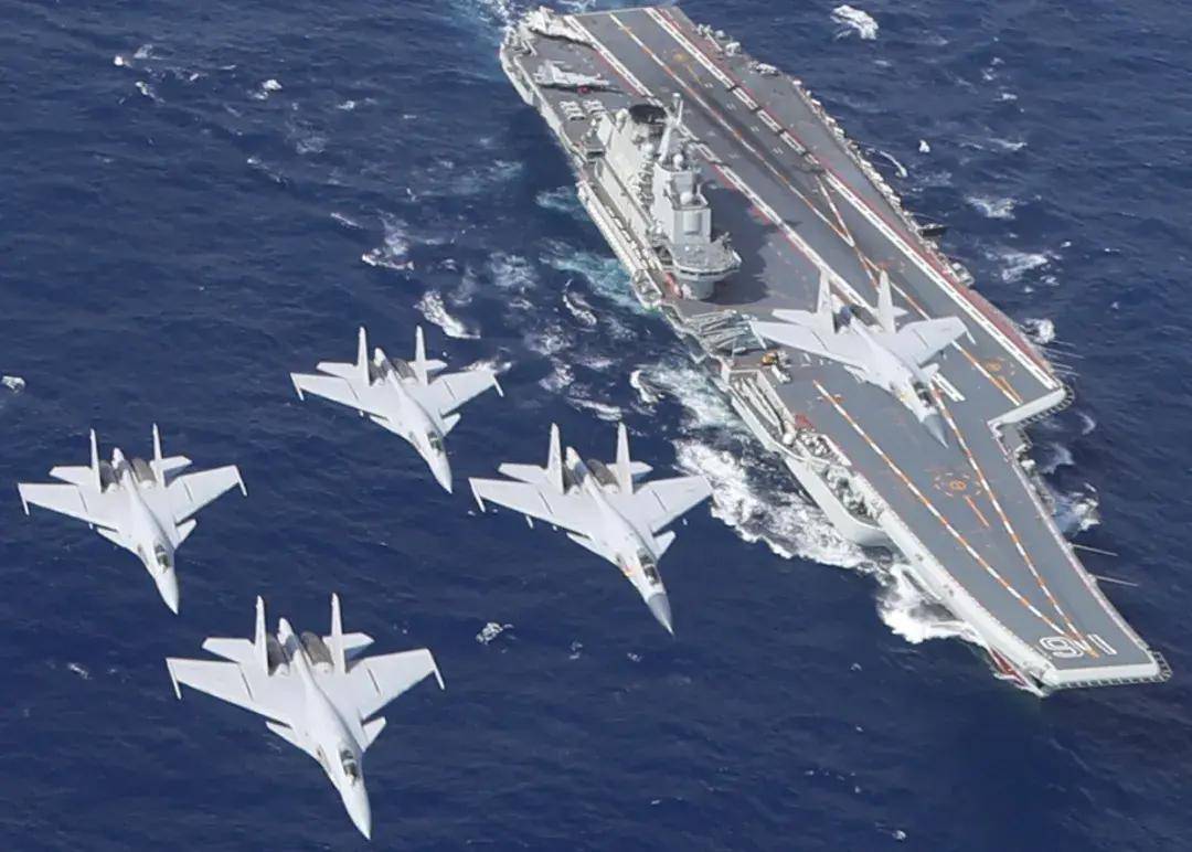 中国首个双航母战斗群横空出世<strong></p>
<p>股票名词</strong>！歼-15B/D居然悄悄装备这么多了？