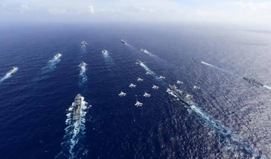 中国首个双航母战斗群横空出世<strong></p>
<p>股票名词</strong>！歼-15B/D居然悄悄装备这么多了？