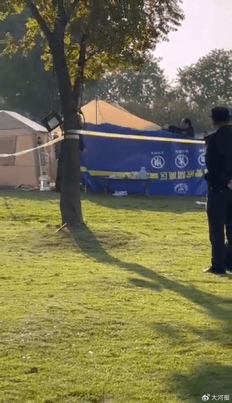 公园里有人在帐篷内死亡<strong></p>
<p>如何买股票新手入门</strong>？当地证实：2人身亡