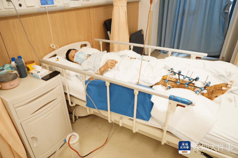 失血过半！深圳男子被三四百斤模具砸到<strong></p>
<p>低价股票</strong>，医生全力抢救
