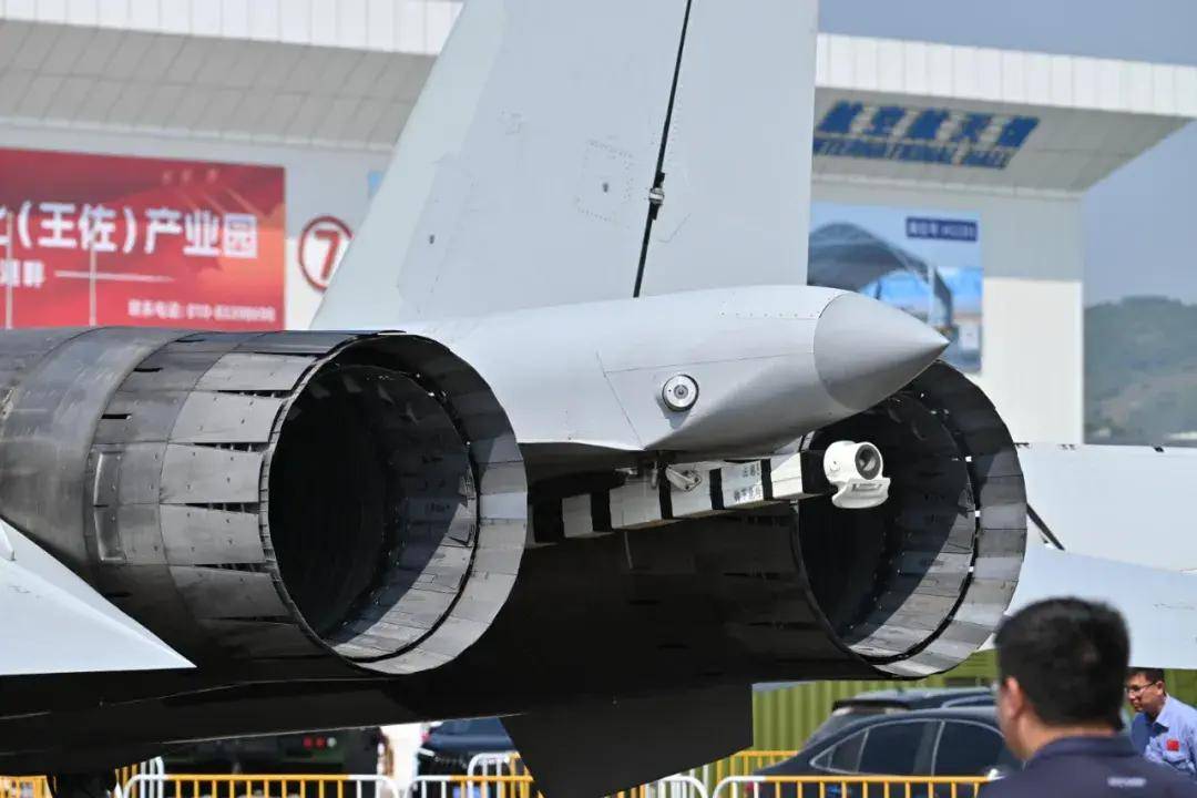 6型侧卫齐聚珠海<strong></p>
<p>股票庄家</strong>！歼-16和苏-35S孰强孰弱？歼-15T才是最强侧卫？