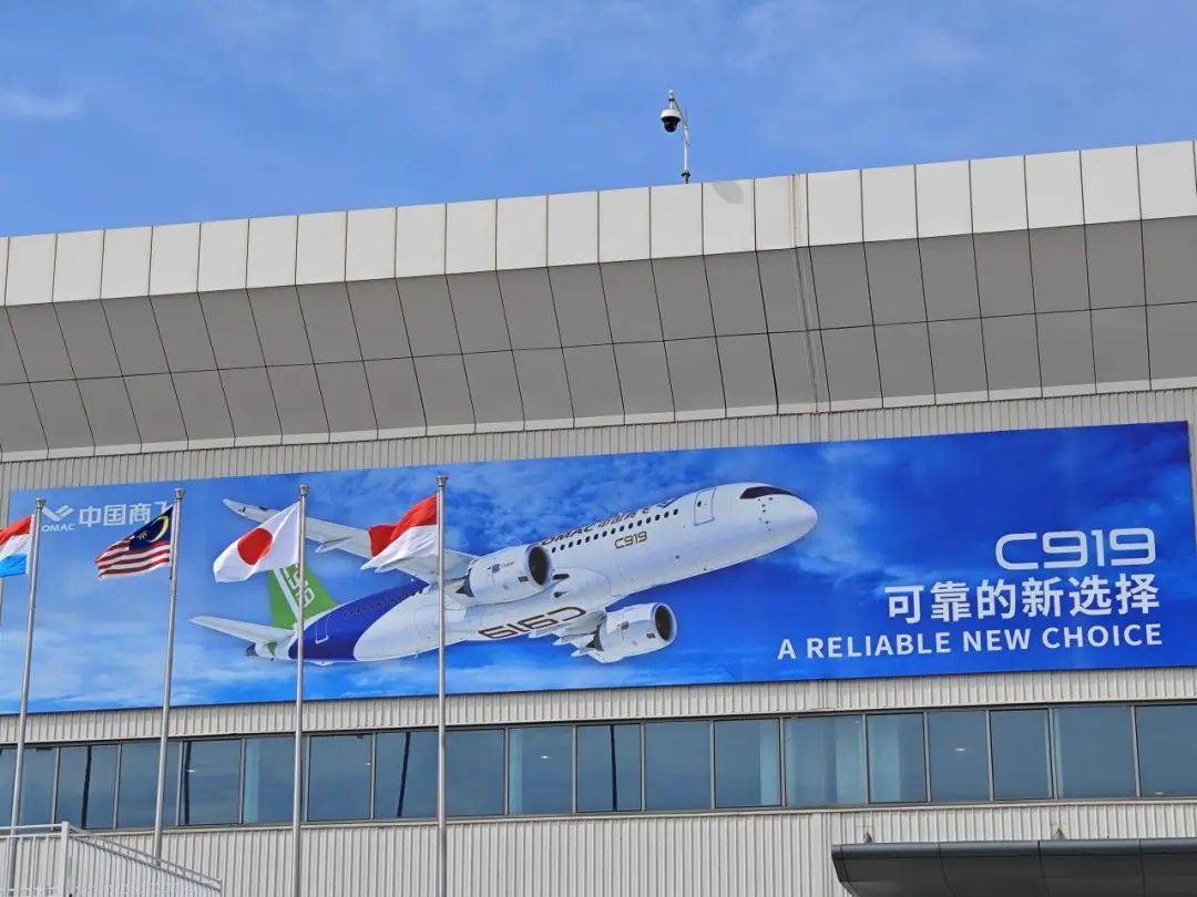 并非“人傻钱多”<strong></p>
<p>NFT艺术品交易平台</strong>，国际发动机厂商的“绿色”决心与中东展商“自主国防”的决心