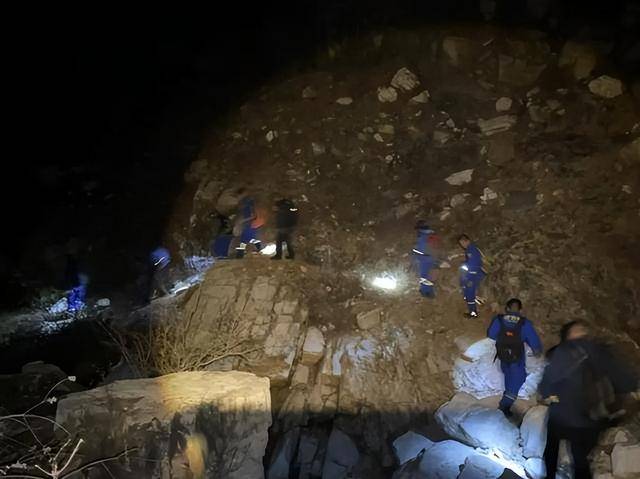 北京一18岁小伙只带了手机爬野山被困<strong></p>
<p>NFT艺术品交易平台</strong>，18人连夜救援