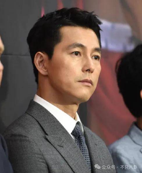 又发现新孩子了<strong></p>
<p>NFT数字藏品</strong>！这位50多岁大叔私生活这么混乱吗？