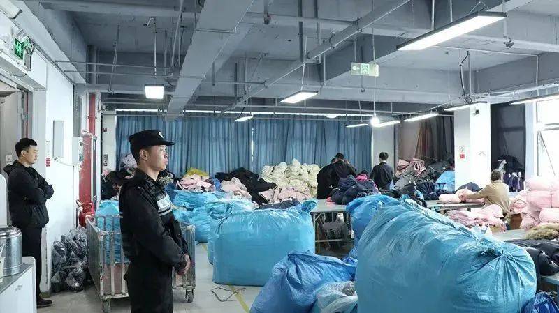 吊牌全造假！大量进入酒店、民宿！厂家自曝：成本不到40元<strong></p>
<p>NFT数字藏品</strong>，俩月售出6万件