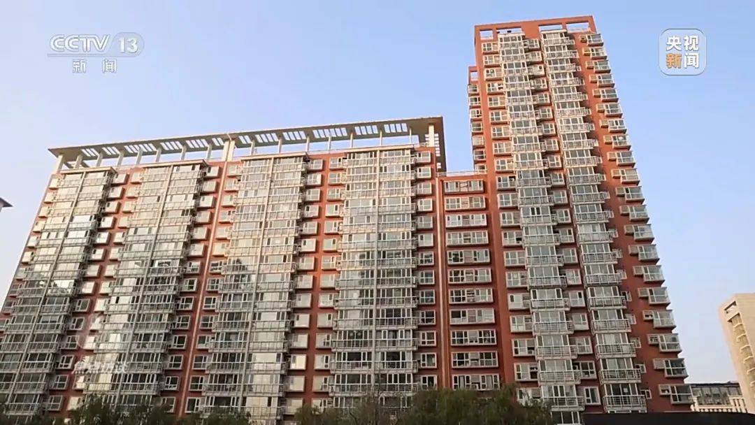 一电梯从11层冲顶到28层致7岁男孩全身骨折<strong></p>
<p>OPENSEA</strong>，老旧电梯维修更新何解？