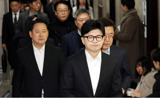 最新<strong></p>
<p>云游戏</strong>！韩媒：韩执政党代表要求尹锡悦退党、总统府官员和国防部长官全体辞职