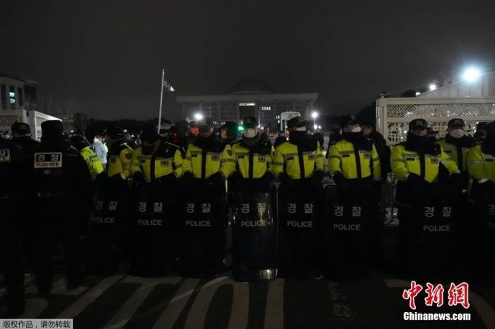 李在明讲话：戒严令已解除<strong></p>
<p>云游戏</strong>，要求军警尽快撤离