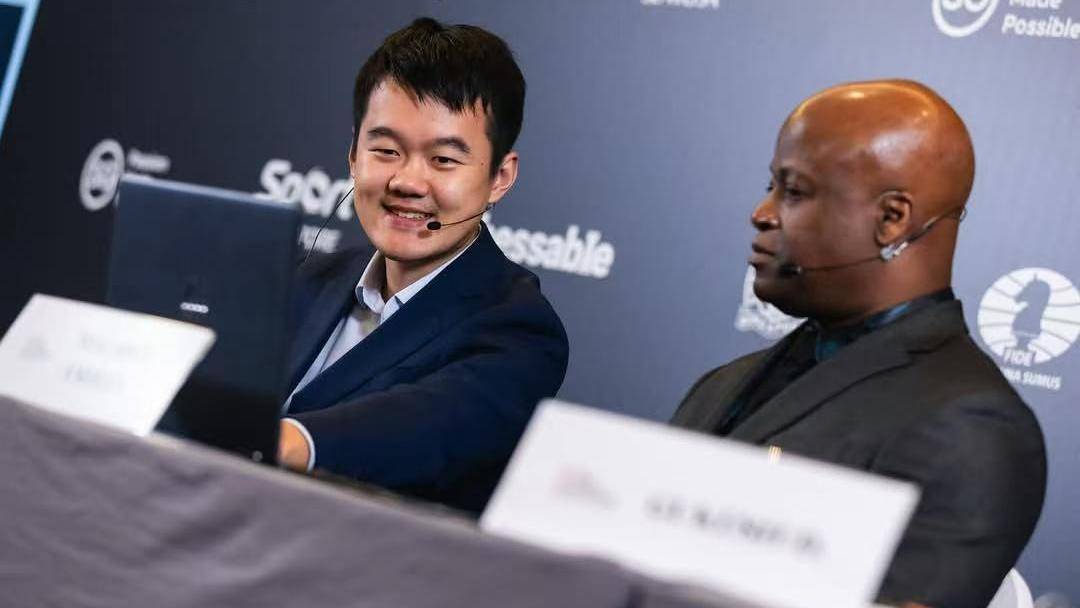 国际象棋世界冠军赛丨教科书级名场面<strong></p>
<p>百度超级链</strong>！来自棋王丁立人的最强反击