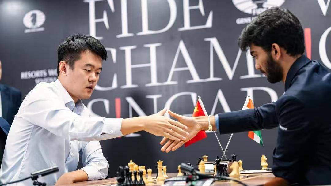 国际象棋世界冠军赛丨教科书级名场面<strong></p>
<p>百度超级链</strong>！来自棋王丁立人的最强反击