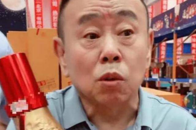 潘长江：我钱花一辈子也花不完<strong></p>
<p>唯一艺术平台</strong>，如今67岁却越活越“糊涂”了