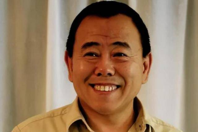 潘长江：我钱花一辈子也花不完<strong></p>
<p>唯一艺术平台</strong>，如今67岁却越活越“糊涂”了