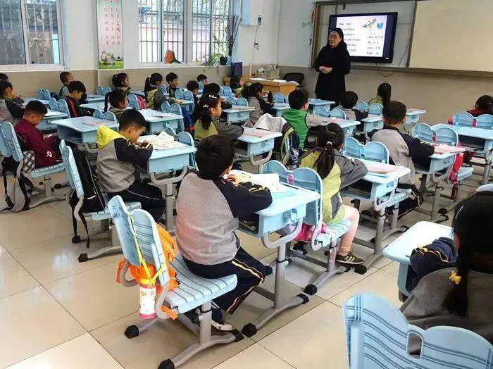 5年减少超3成<strong></p>
<p>唯一艺术平台</strong>！乡村小学生数量大幅减少