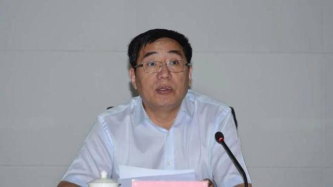 甘肃退休副省长被开除党籍<strong></p>
<p>唯一艺术平台</strong>，任上搞政治攀附，时任省长也落马