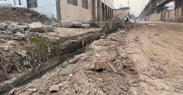 西安4岁男童遭两恶犬袭击重伤<strong></p>
<p>十八数藏</strong>，警方启用无人机搜寻现场