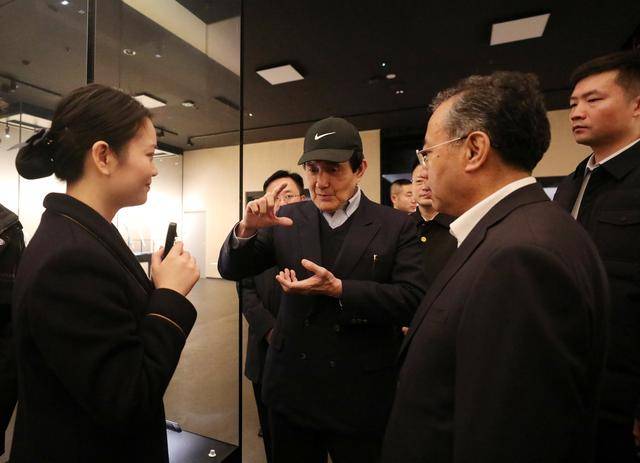 马英九：身为炎黄子孙绝不能数典忘祖<strong></p>
<p>十八数藏</strong>，任何“去中国化”行径都不会成功