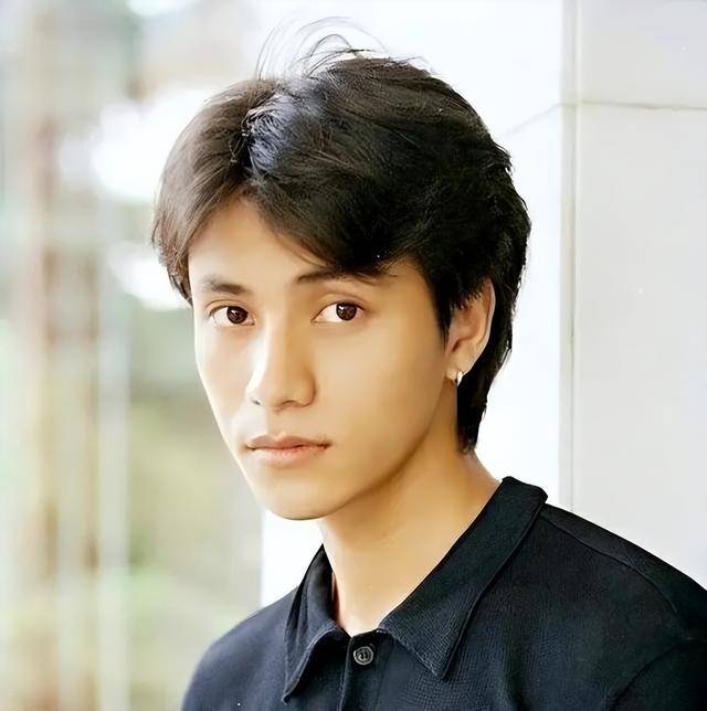 陈坤的儿子已成年<strong></p>
<p>物联网</strong>，容貌开始显现母亲的基因，像谁可以认得出吗？