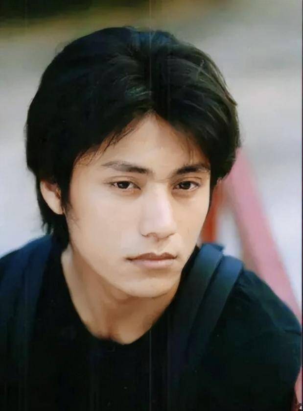 陈坤的儿子已成年<strong></p>
<p>物联网</strong>，容貌开始显现母亲的基因，像谁可以认得出吗？