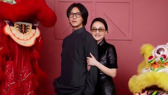 陈坤的儿子已成年<strong></p>
<p>物联网</strong>，容貌开始显现母亲的基因，像谁可以认得出吗？