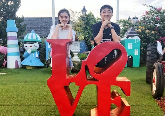 他是知名演员<strong></p>
<p>物联网</strong>，40岁二胎得女，41岁突然离世将悲痛留给妻子与儿女
