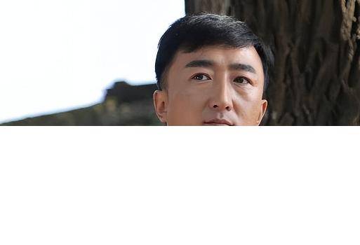 他是知名演员<strong></p>
<p>物联网</strong>，40岁二胎得女，41岁突然离世将悲痛留给妻子与儿女