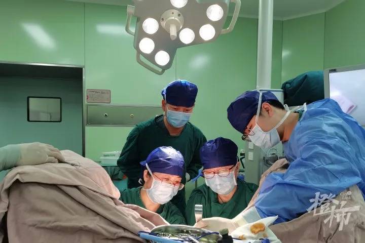 “我肚子里有个东西<strong></p>
<p>大数据</strong>，是活的！”浙江78岁奶奶一句话惊呆众人