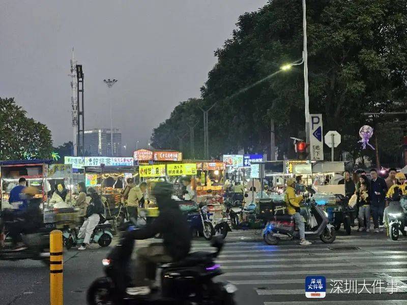 深圳一商圈50米40多个摊位<strong></p>
<p>区块链技术</strong>，还摆上机动车道！街道办：清理整治劝导