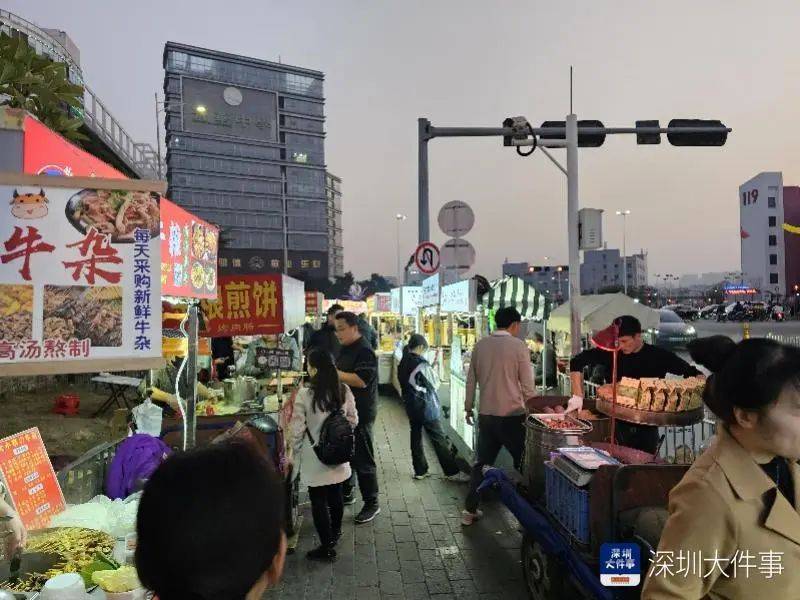 深圳一商圈50米40多个摊位<strong></p>
<p>区块链技术</strong>，还摆上机动车道！街道办：清理整治劝导