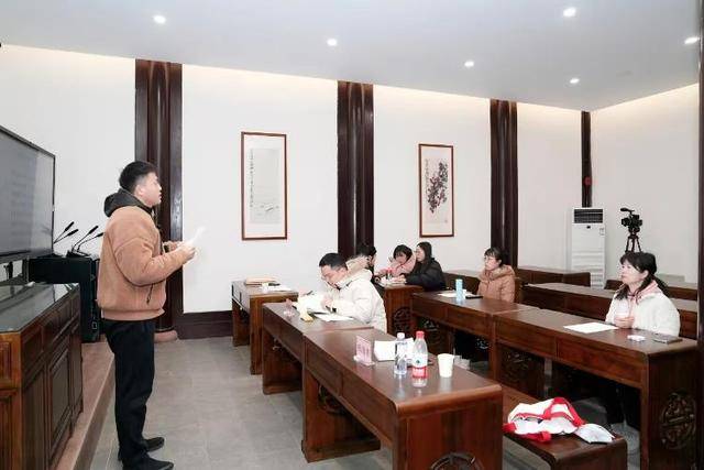 成都女博士二十多分钟背诵83首古诗词<strong></p>
<p>区块链技术</strong>，获杜甫草堂终身免票：两个月背了超6400字