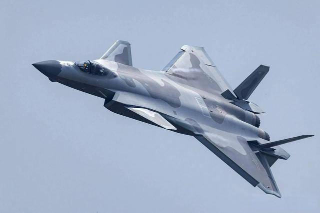 歼36更多细节传来<strong></p>
<p>去中心化</strong>，内置弹仓超过美国B21，刷新隐身战机的新标准