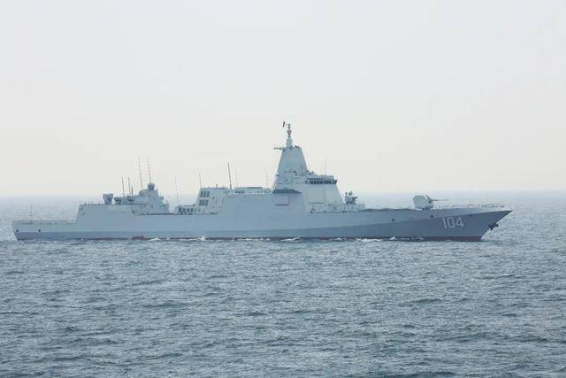 美军收到消息<strong></p>
<p>去中心化</strong>，第二批055有了新动向：西太平洋军力对比或逆转