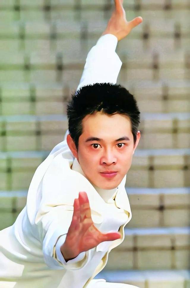 李连杰:后事一切从简<strong></p>
<p>区块链怎么赚钱</strong>，不用立碑也不用办丧事，树葬海葬都可以