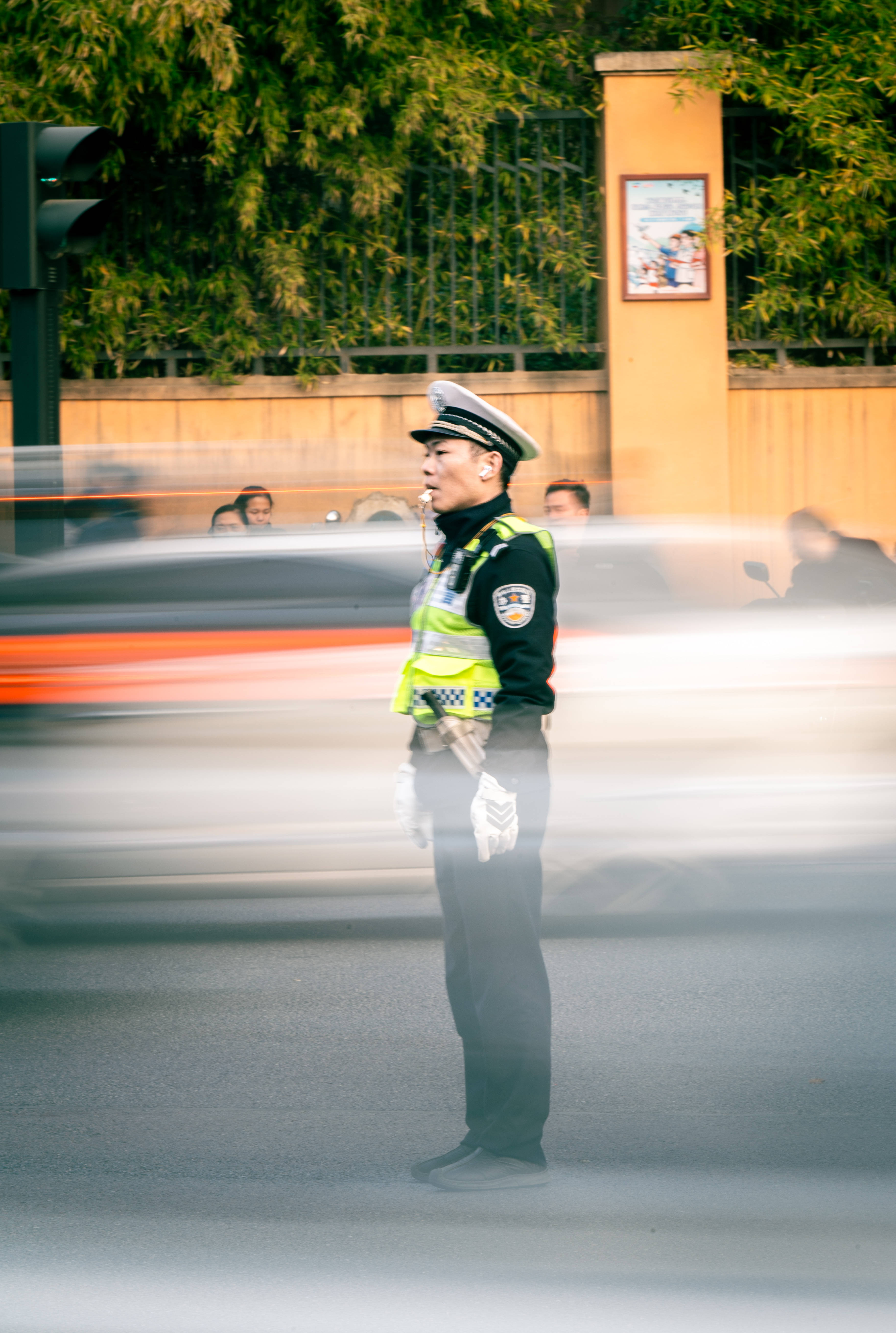 “原来你这么棒啊！”长沙协警执完勤被妻子宠溺“摸脸杀”<strong></p>
<p>OSL交易所</strong>，摄影师拍下幸福一刻