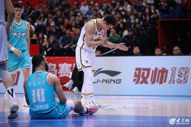 热血沸腾！青岛男篮最后三分钟14-0绝地翻盘<strong></p>
<p>VDX交易所</strong>，队史首次单赛季双杀辽宁