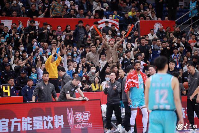热血沸腾！青岛男篮最后三分钟14-0绝地翻盘<strong></p>
<p>VDX交易所</strong>，队史首次单赛季双杀辽宁
