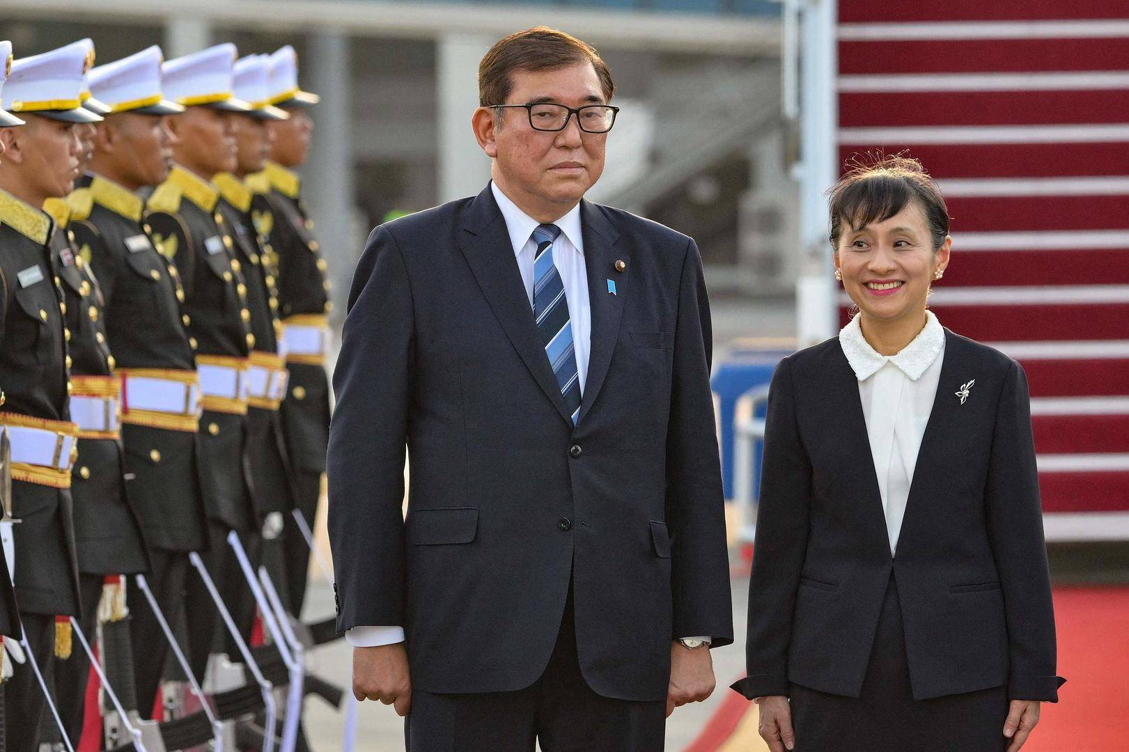 日本“第一夫人”外交首秀引关注：比丈夫人气更高<strong></p>
<p>HBL交易所</strong>，在大学校园一见钟情