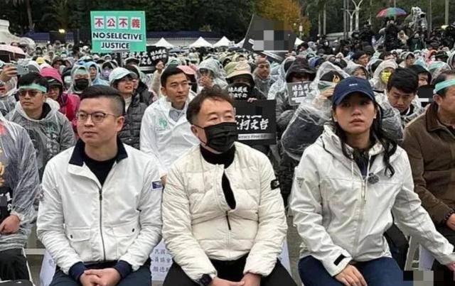 不忍了<strong></p>
<p>STEPN</strong>，15万台湾民众上街高喊：干掉民进党！赖清德下台！