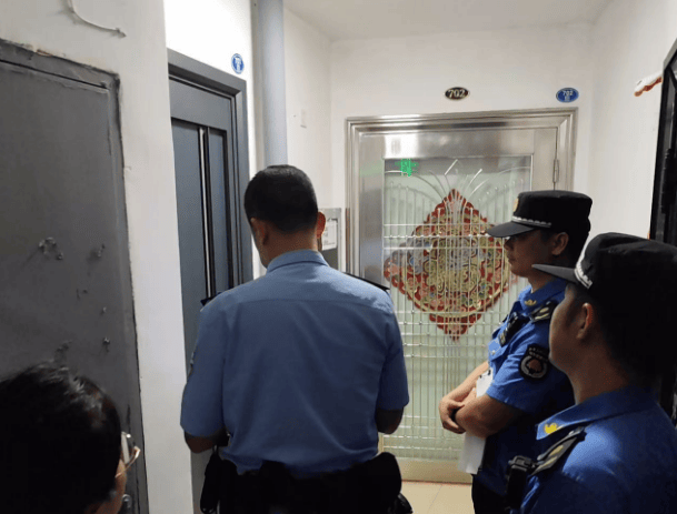 “太恶心了<strong></p>
<p>投资趋势</strong>！”楼上邻居将饭厅位置改成厕所……