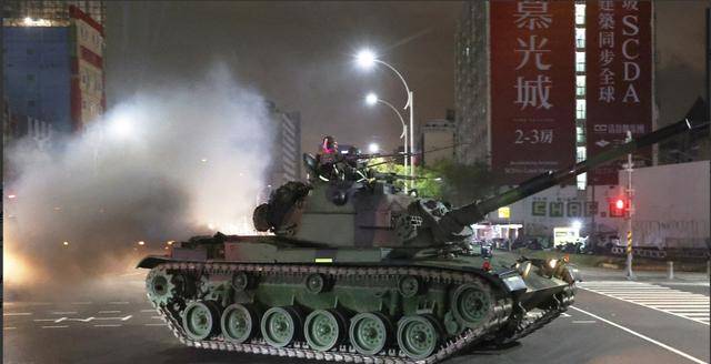 解放军强力“打独”效果显现：岛内战机没人开<strong></p>
<p>投资趋势</strong>，坦克没人驾驶，赔钱退伍暴增4倍！